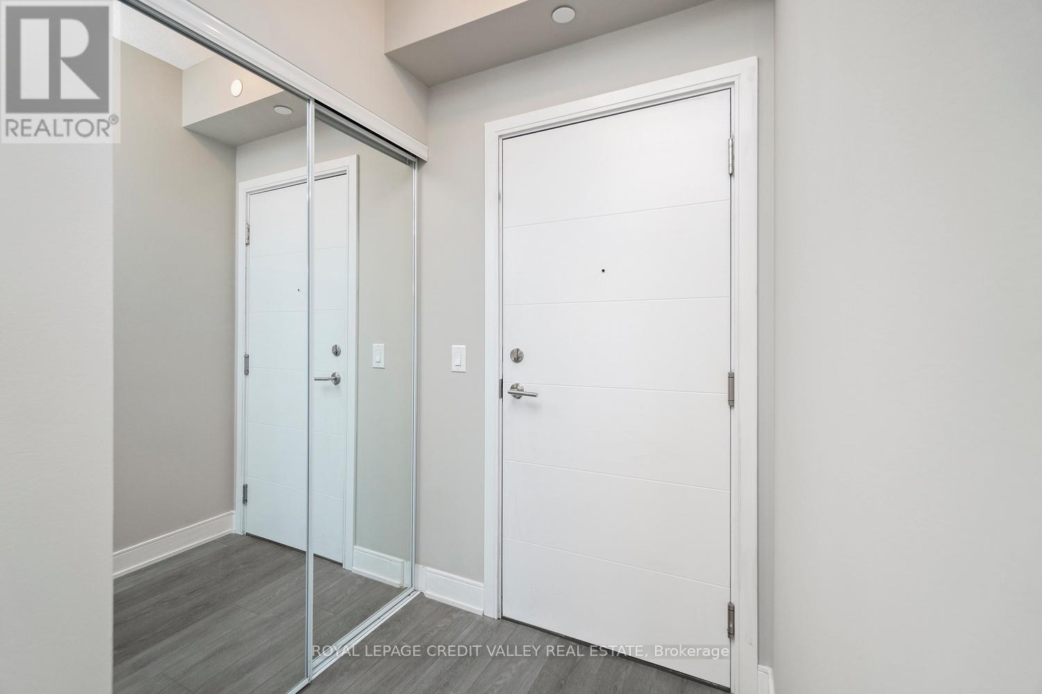 1732 - 525 Adelaide Street W, Toronto, Ontario  M5V 0N7 - Photo 5 - C13232512
