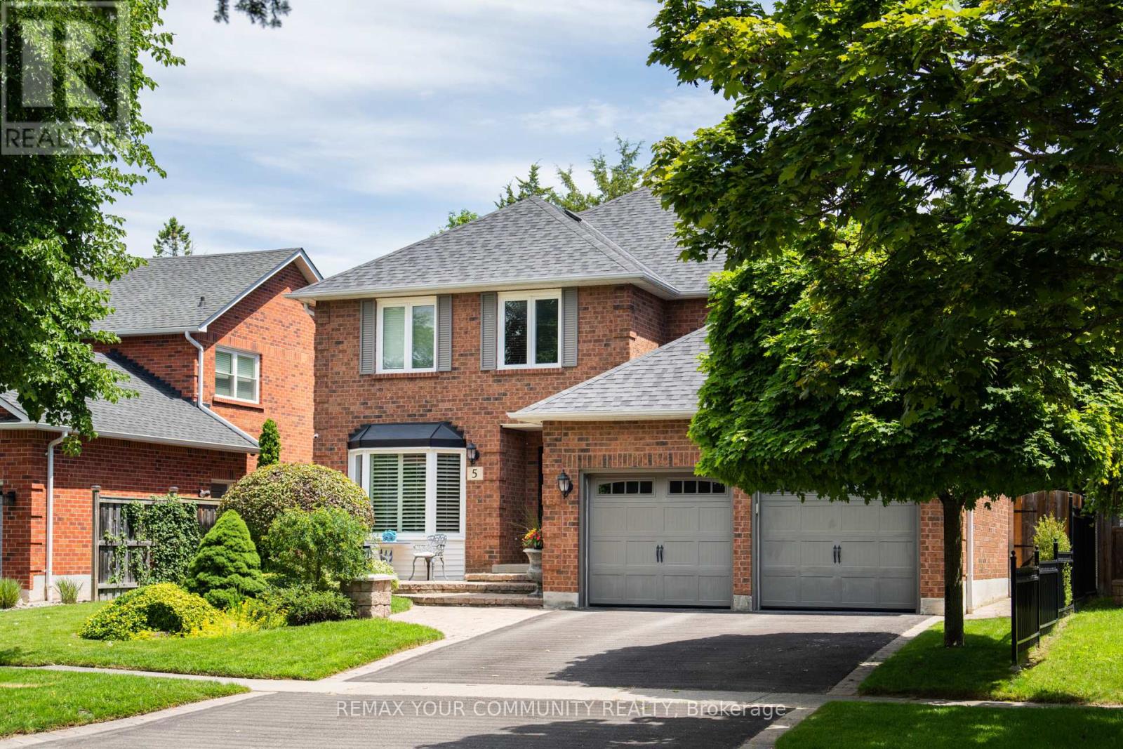 5 Carriage Lane, Clarington, Ontario  L1E 1J9 - Photo 2 - E13232354