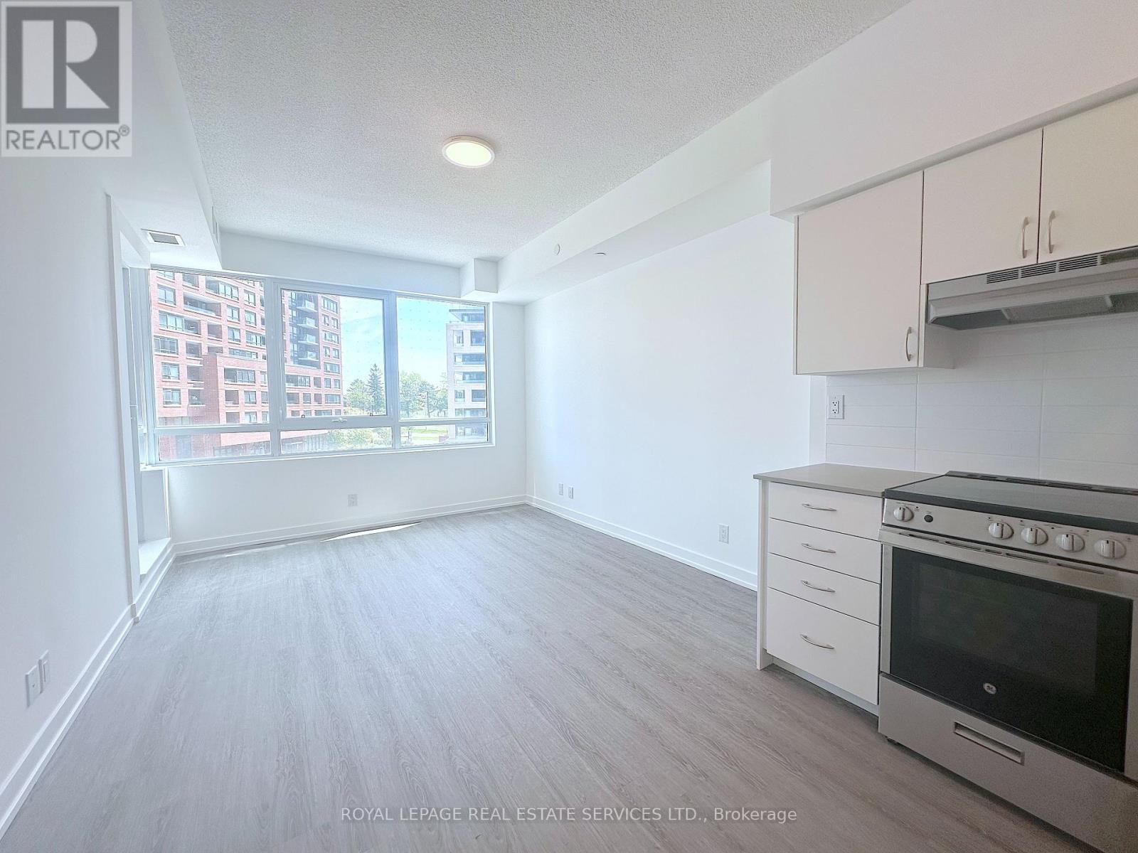 305 - 25 Kitney Drive, Ajax, Ontario  L1S 4S4 - Photo 4 - E13232384