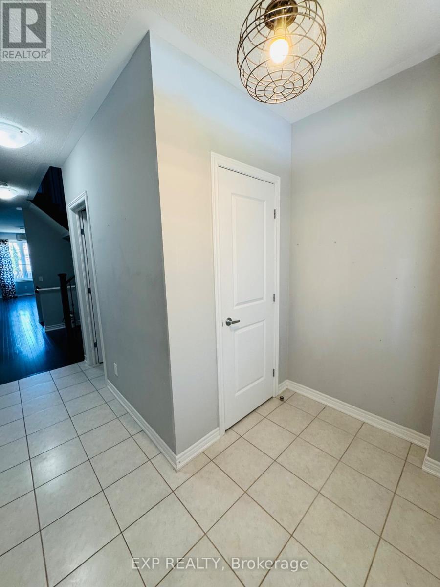 30 Isherwood Crescent, Vaughan, Ontario  L4H 3N9 - Photo 6 - N13232400