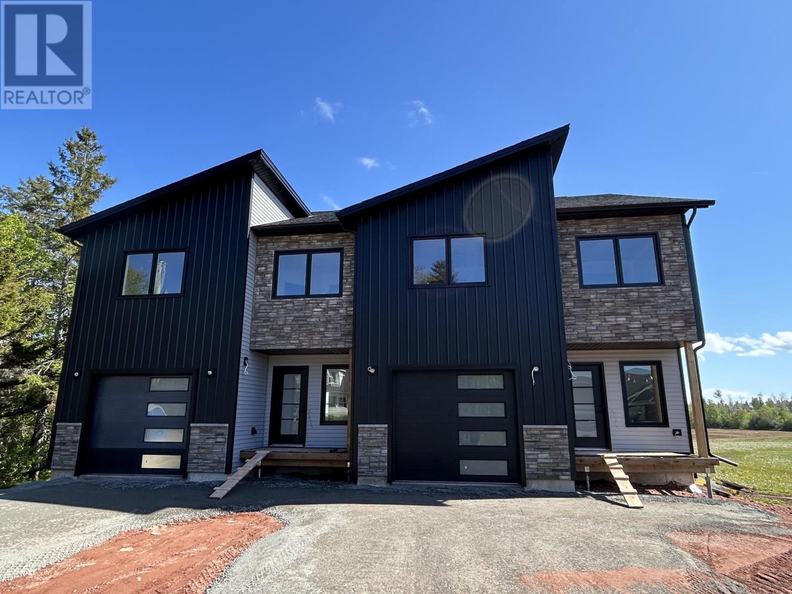 250 Ferry Road, Cornwall, Prince Edward Island  C0A 1H4 - Photo 1 - 202604159