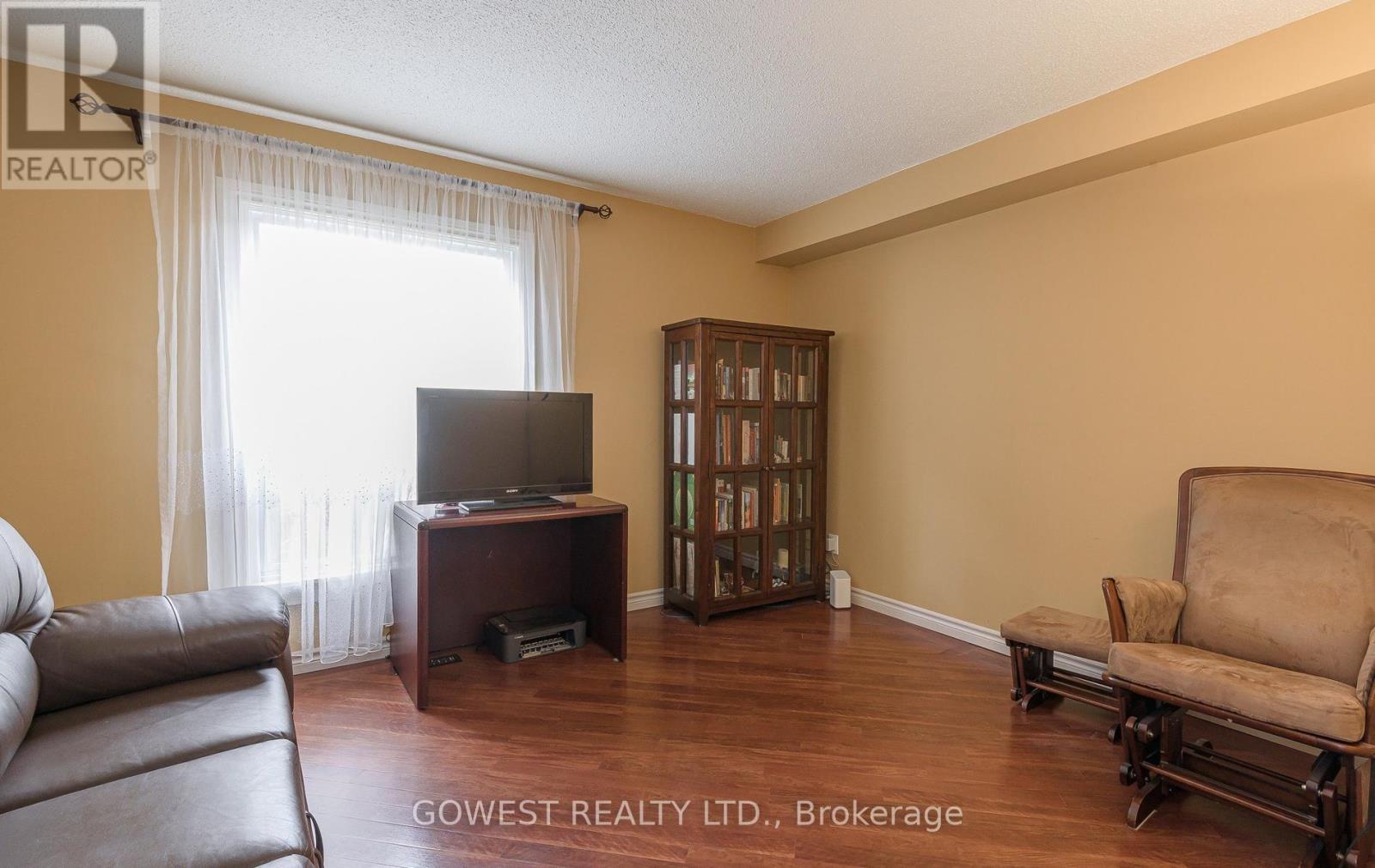 6564 Edenwood Drive, Mississauga, Ontario  L5N 3L7 - Photo 8 - W13232356