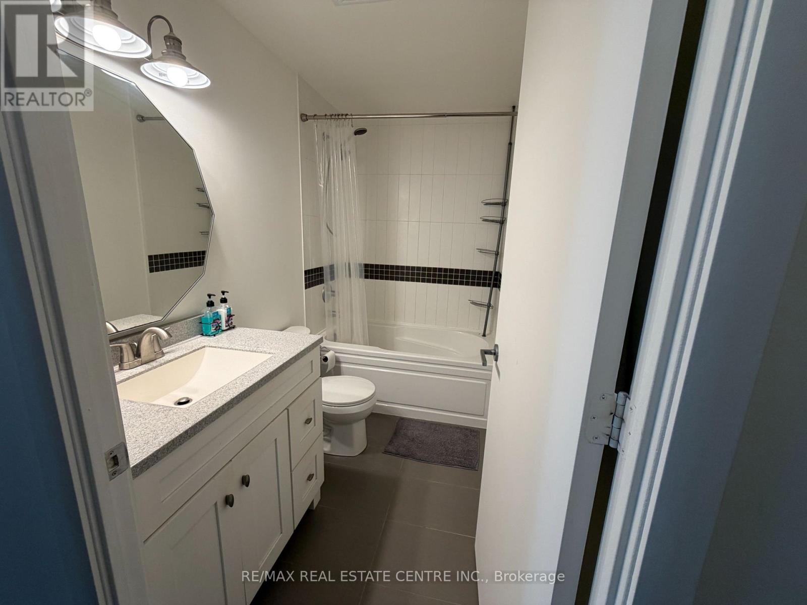 933 - 165 Legion Road N, Toronto, Ontario  M8Y 0B3 - Photo 18 - W13232406