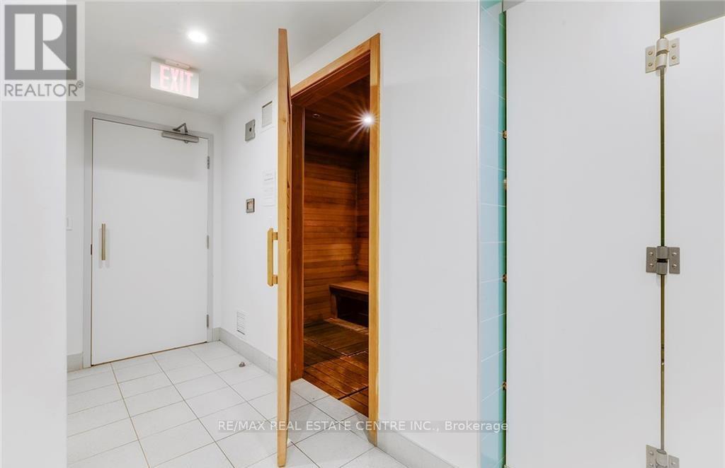 933 - 165 Legion Road N, Toronto, Ontario  M8Y 0B3 - Photo 6 - W13232406