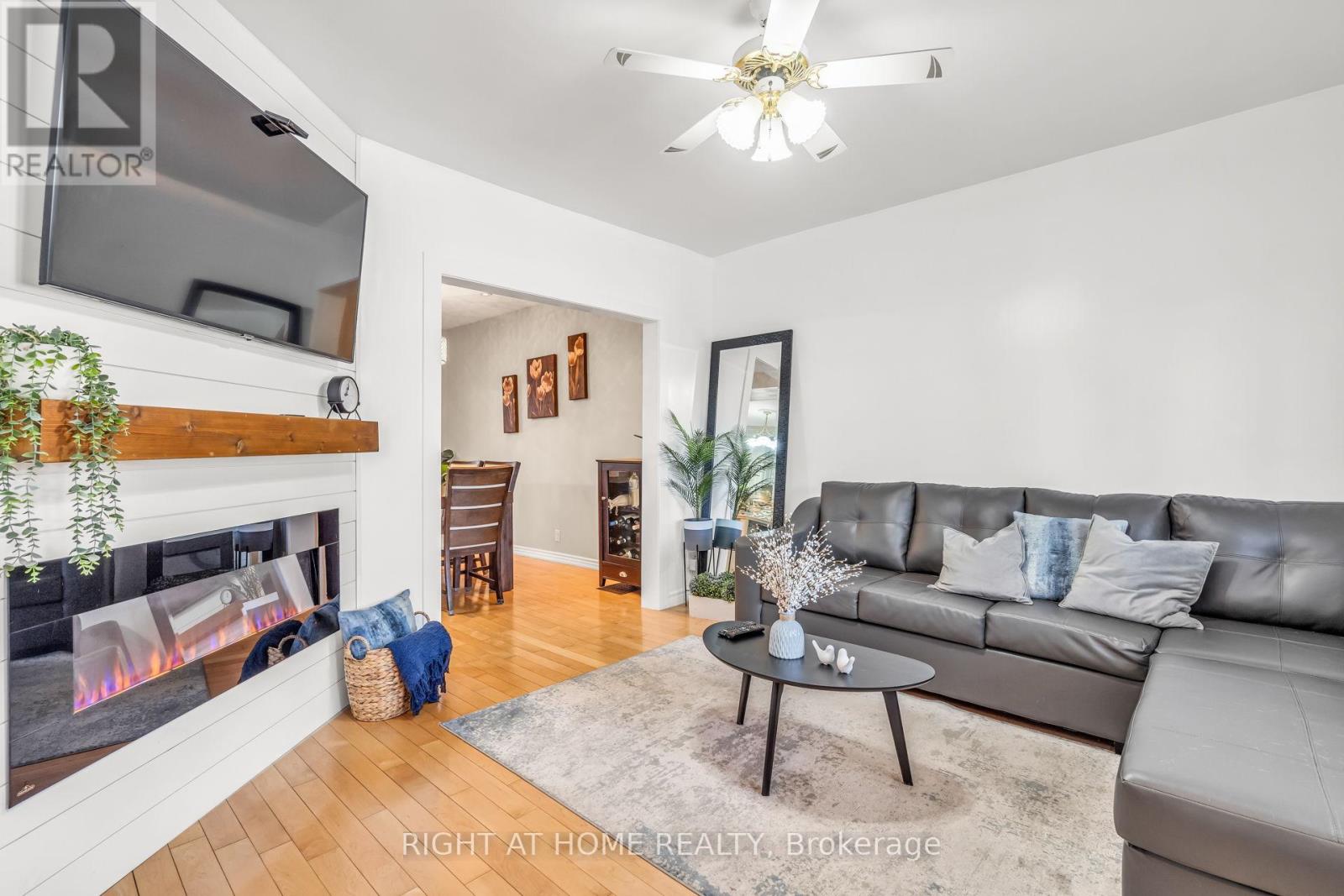12 Porter Avenue, Toronto, Ontario  M6N 2G9 - Photo 11 - W13232460