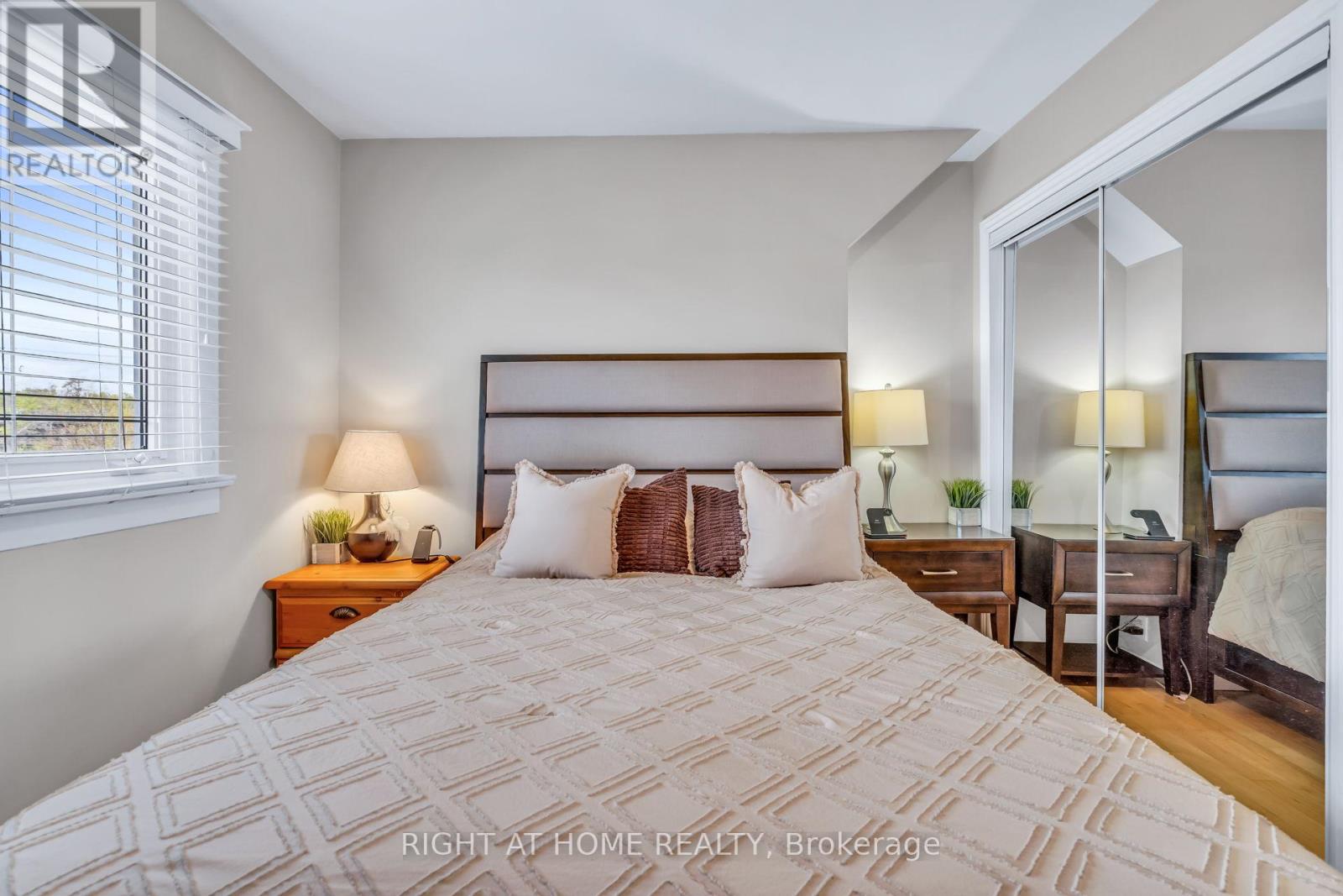 12 Porter Avenue, Toronto, Ontario  M6N 2G9 - Photo 28 - W13232460
