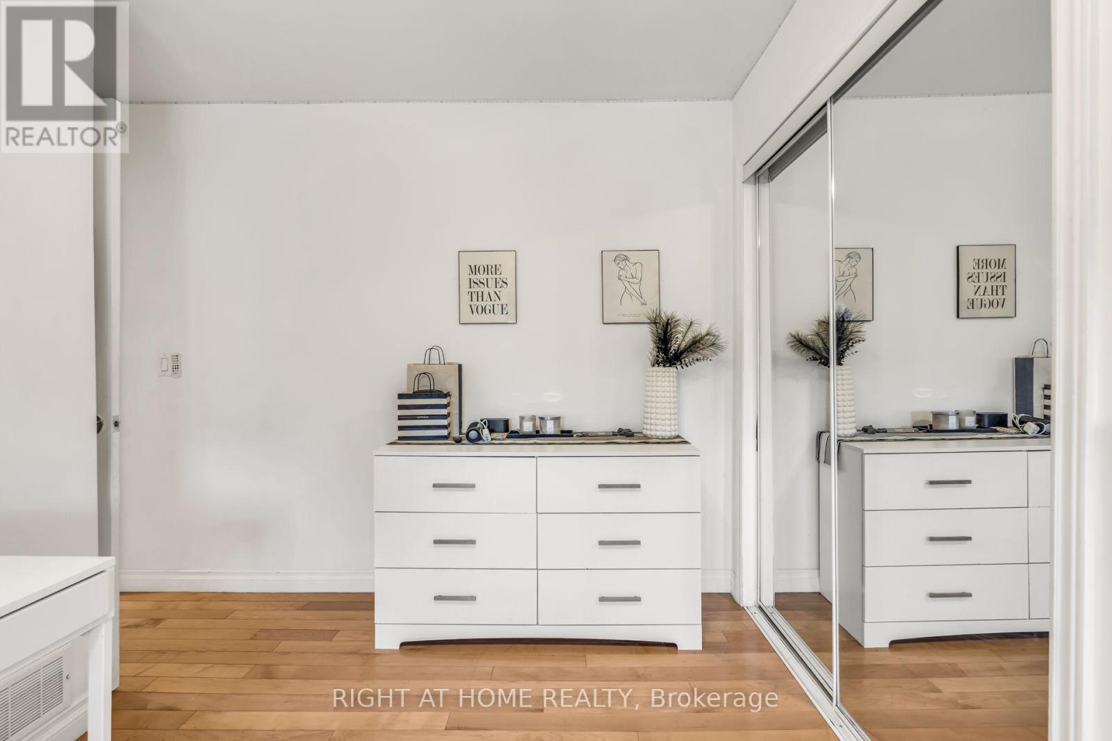 12 Porter Avenue, Toronto, Ontario  M6N 2G9 - Photo 31 - W13232460