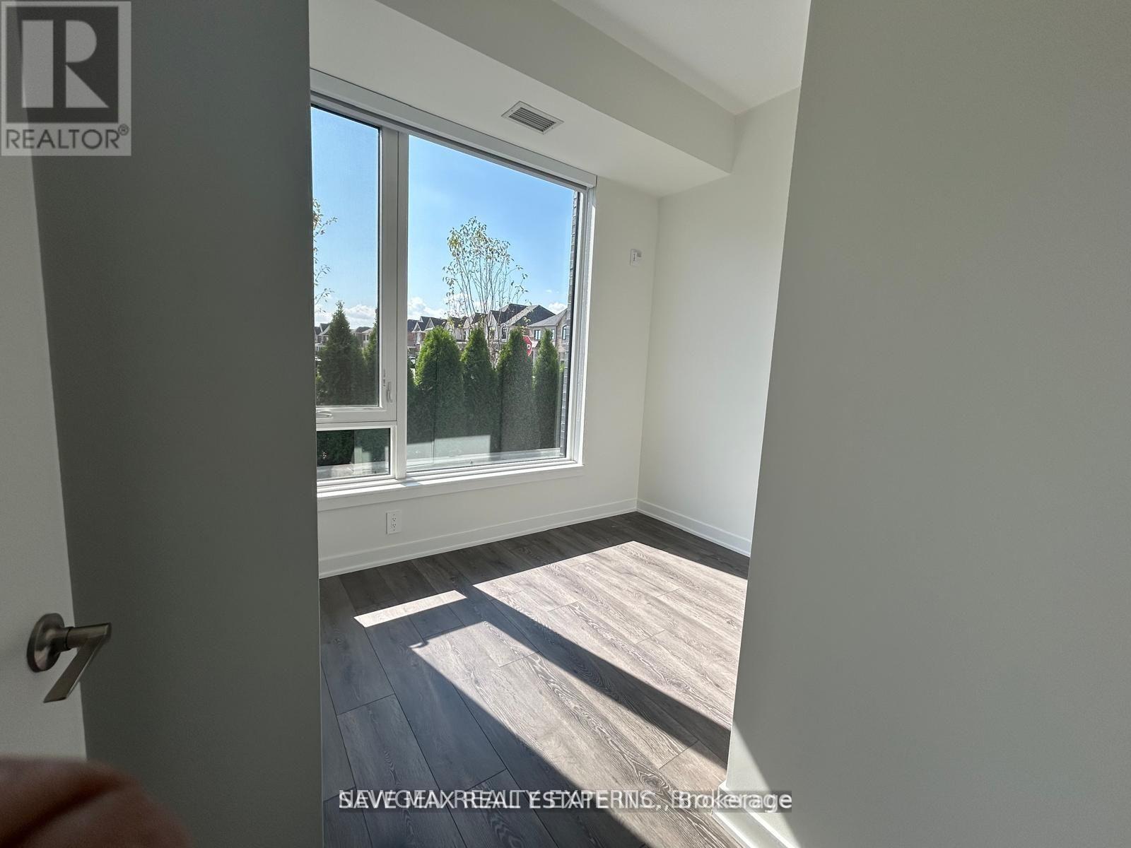112 - 1440 Clarriage Court, Milton, Ontario  L9E 1B3 - Photo 12 - W13232464
