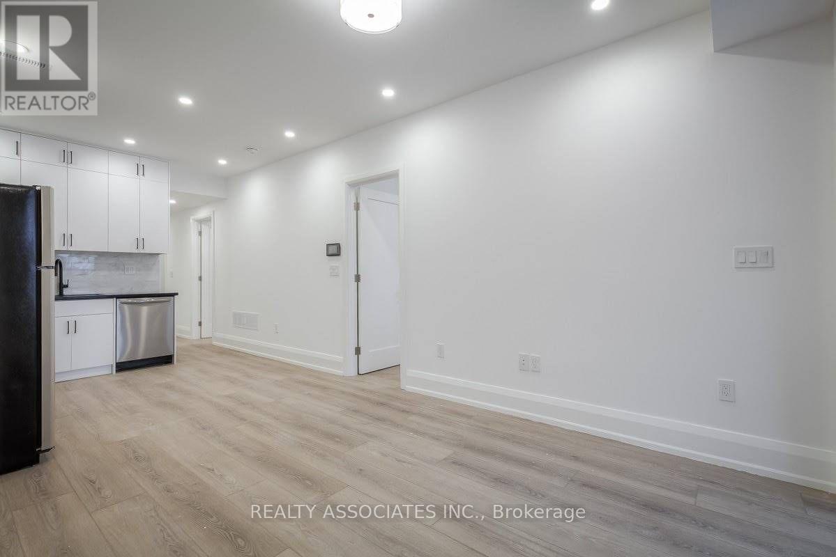 Unit 1a - 31 Ennerdale Road, Toronto, Ontario  M6E 4C2 - Photo 10 - W13232468