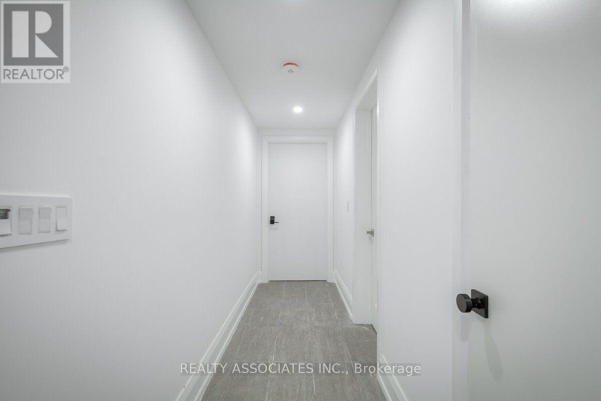 Unit 1a - 31 Ennerdale Road, Toronto, Ontario  M6E 4C2 - Photo 6 - W13232468