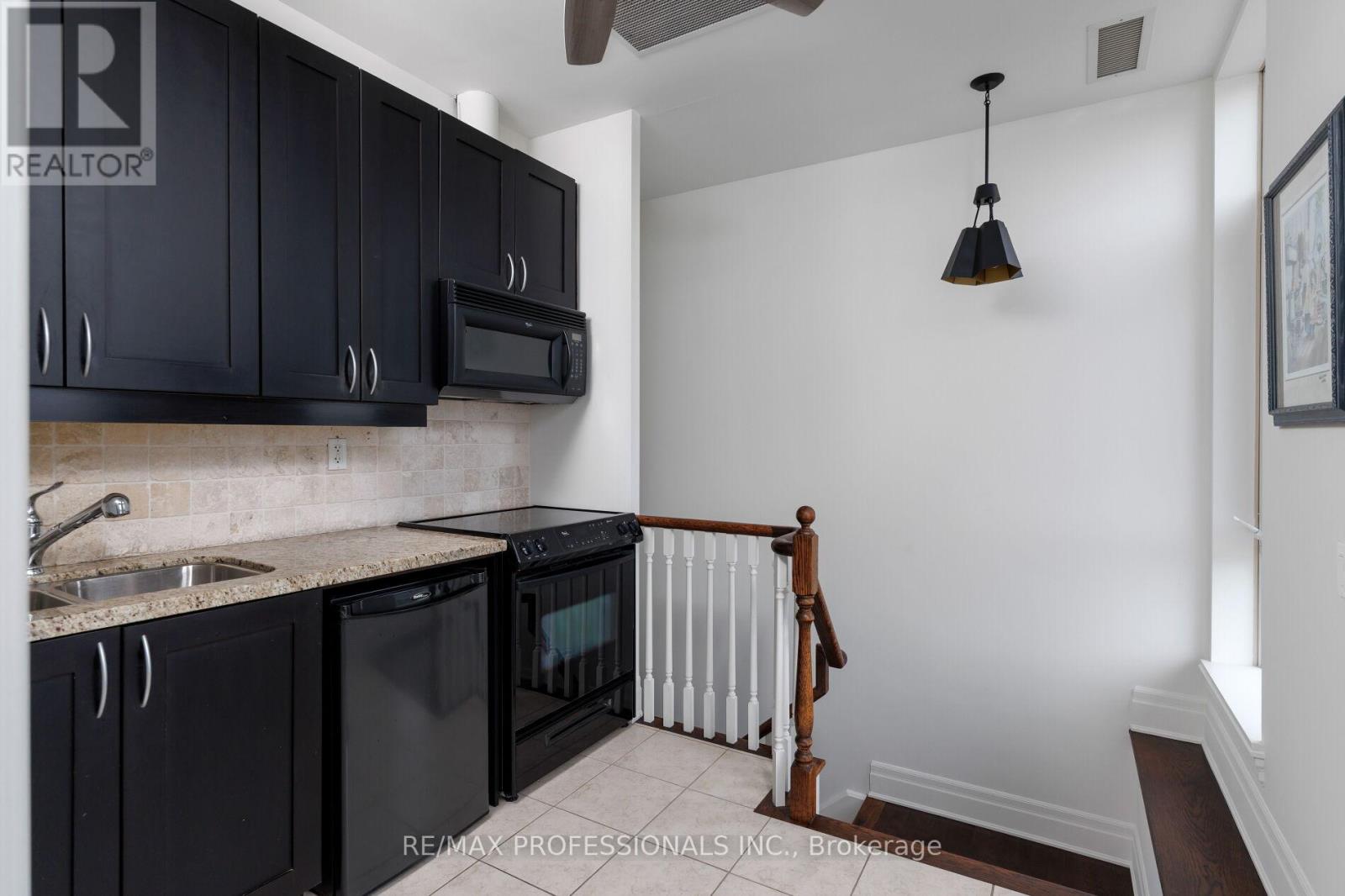 Ph3 - 9 Burnhamthorpe Crescent, Toronto, Ontario  M9A 0A6 - Photo 21 - W13224532