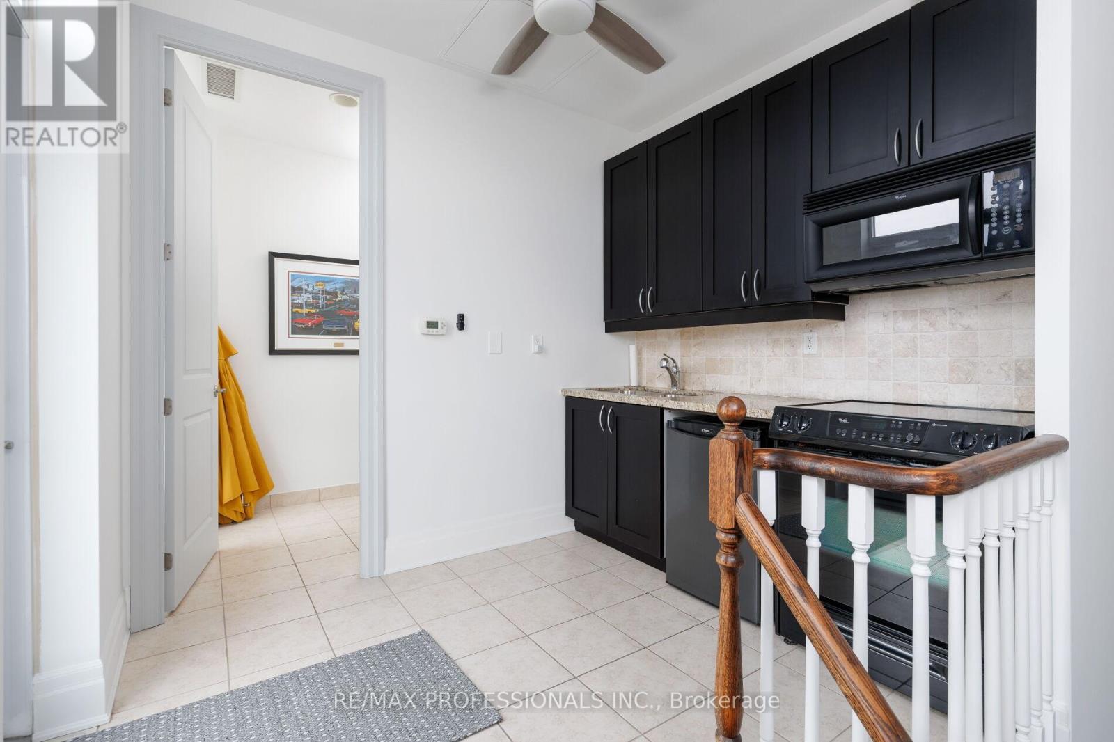 Ph3 - 9 Burnhamthorpe Crescent, Toronto, Ontario  M9A 0A6 - Photo 22 - W13224532