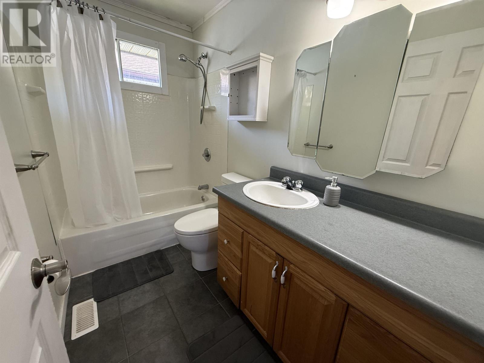 732 Marks St S, Thunder Bay, Ontario  P7E 1N2 - Photo 18 - TB2601330