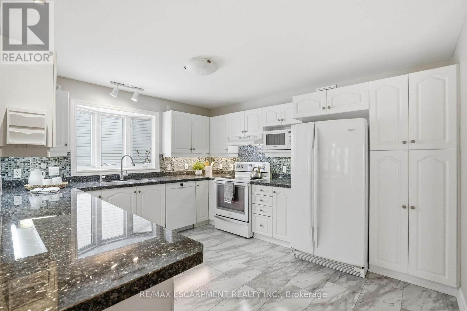 148 Glenariff Drive, Hamilton, Ontario  L8B 1A5 - Photo 9 - X13231502