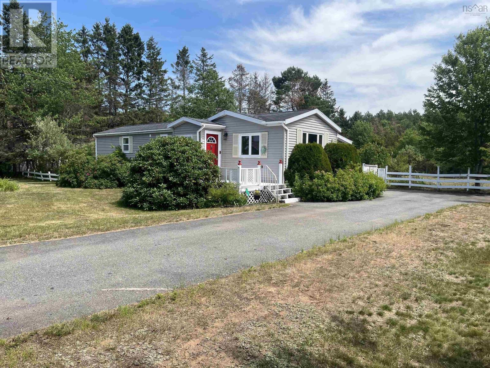 8894 Highway 201, Nictaux