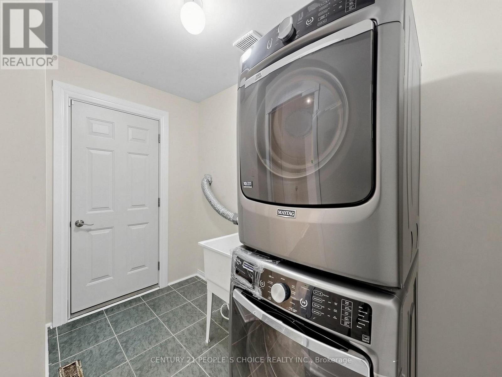 5615 Whitehorn Avenue, Mississauga, Ontario  L5V 2B1 - Photo 18 - W13223796