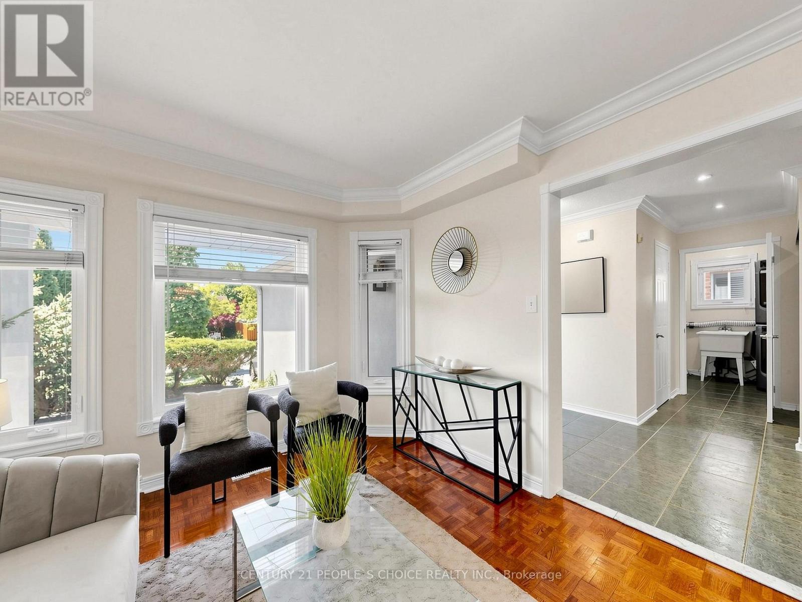 5615 Whitehorn Avenue, Mississauga, Ontario  L5V 2B1 - Photo 5 - W13223796