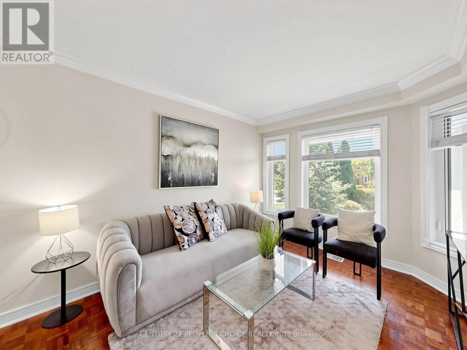 5615 Whitehorn Avenue, Mississauga, Ontario  L5V 2B1 - Photo 4 - W13223796