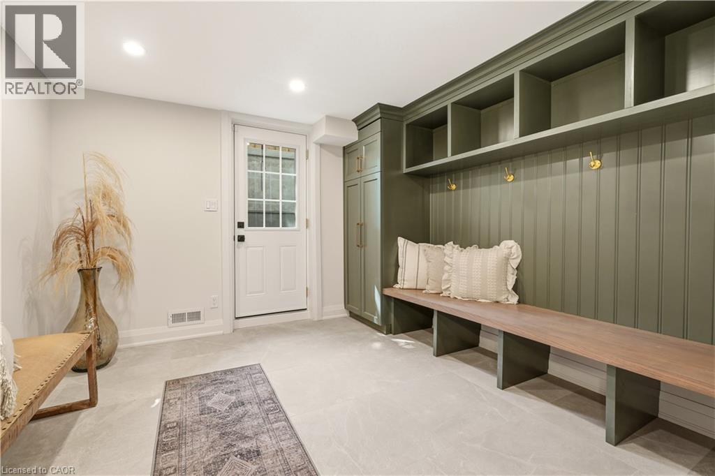 1928 Four Seasons Drive, Burlington, Ontario  L7P 2Y1 - Photo 44 - 40836157