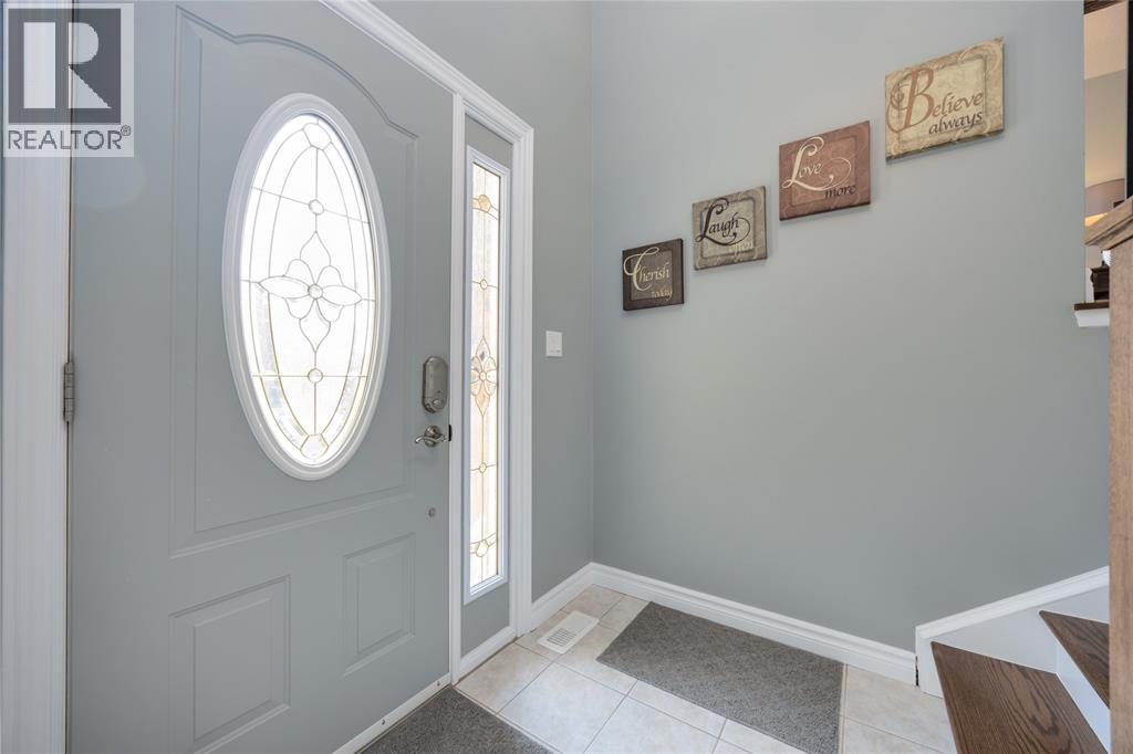 222 Thames Crescent, Sarnia, Ontario  N7S 5C9 - Photo 3 - 26012494