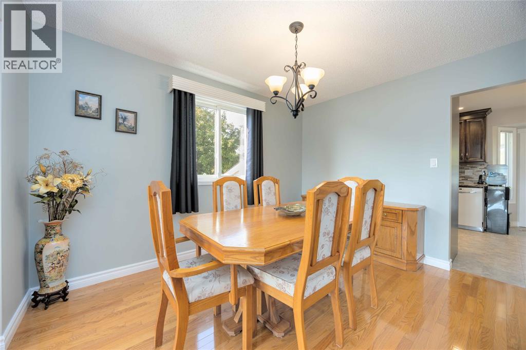222 Thames Crescent, Sarnia, Ontario  N7S 5C9 - Photo 8 - 26012494
