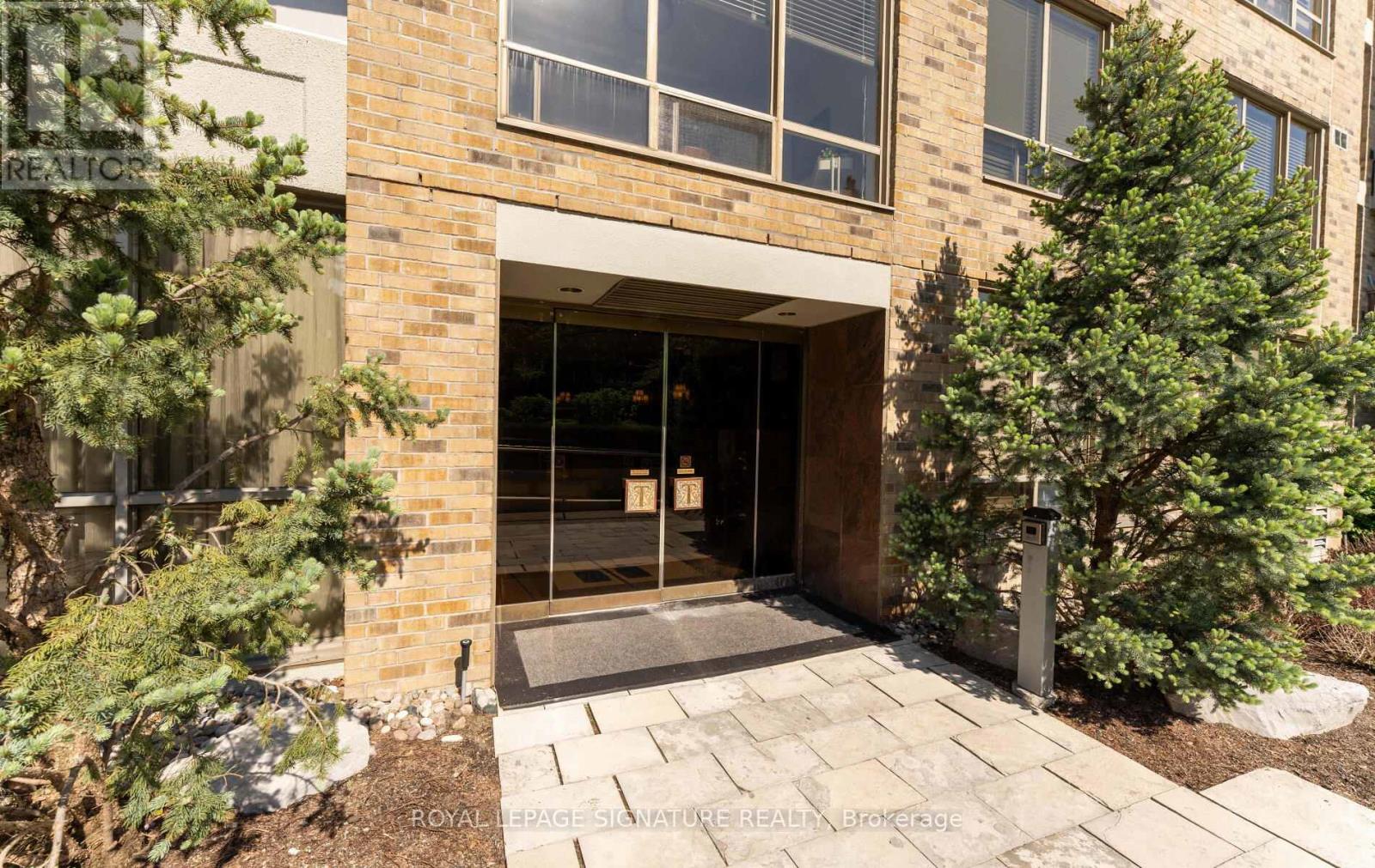 605 - 225 The Donway W, Toronto, Ontario  M3B 2V7 - Photo 2 - C13232620