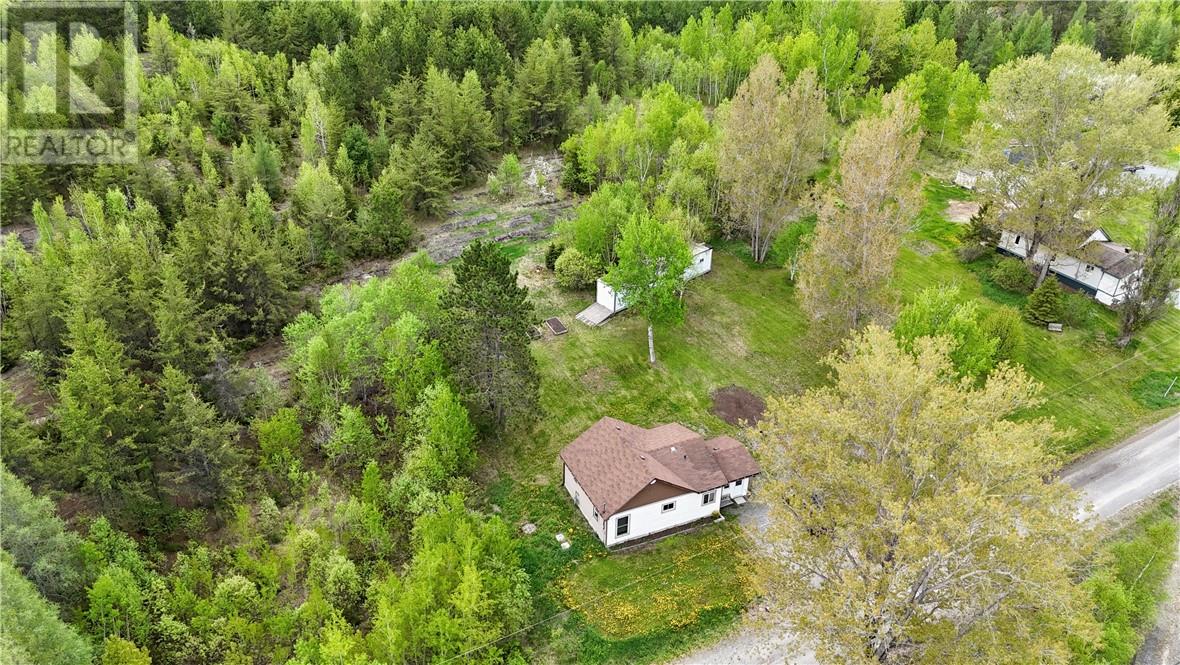 15 Chisholm, Sudbury, Ontario  P0M 1M0 - Photo 4 - 2128246