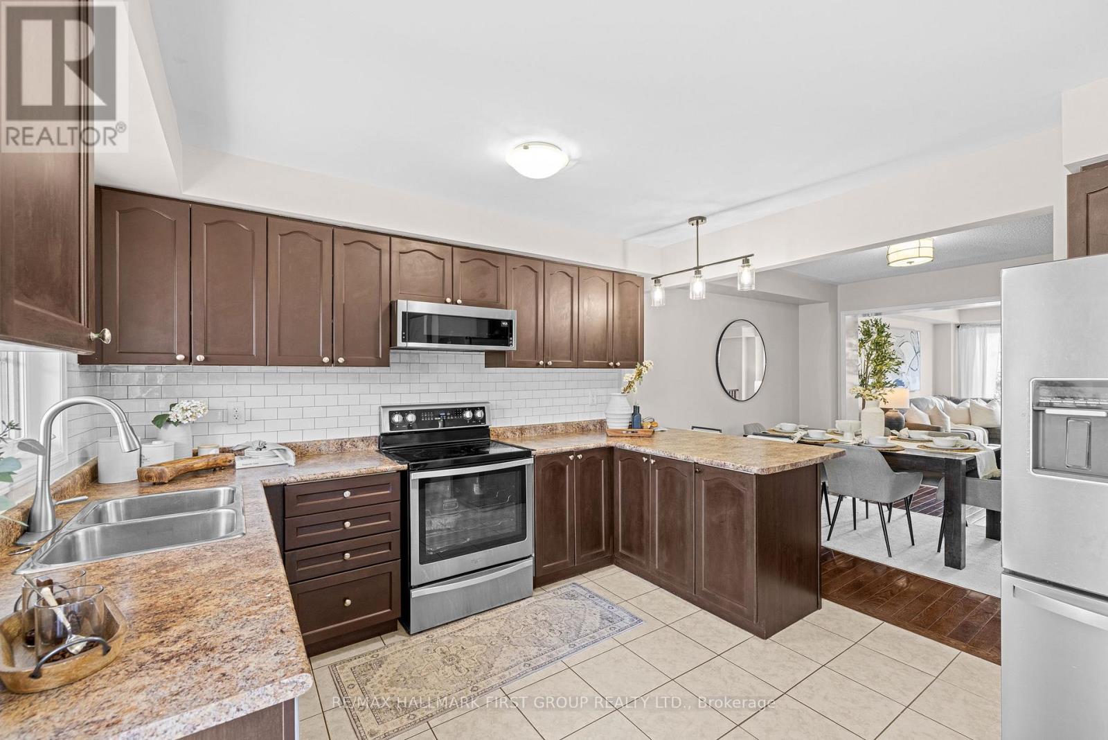 17 Edison Way, Whitby, Ontario  L1R 0J9 - Photo 14 - E13232648