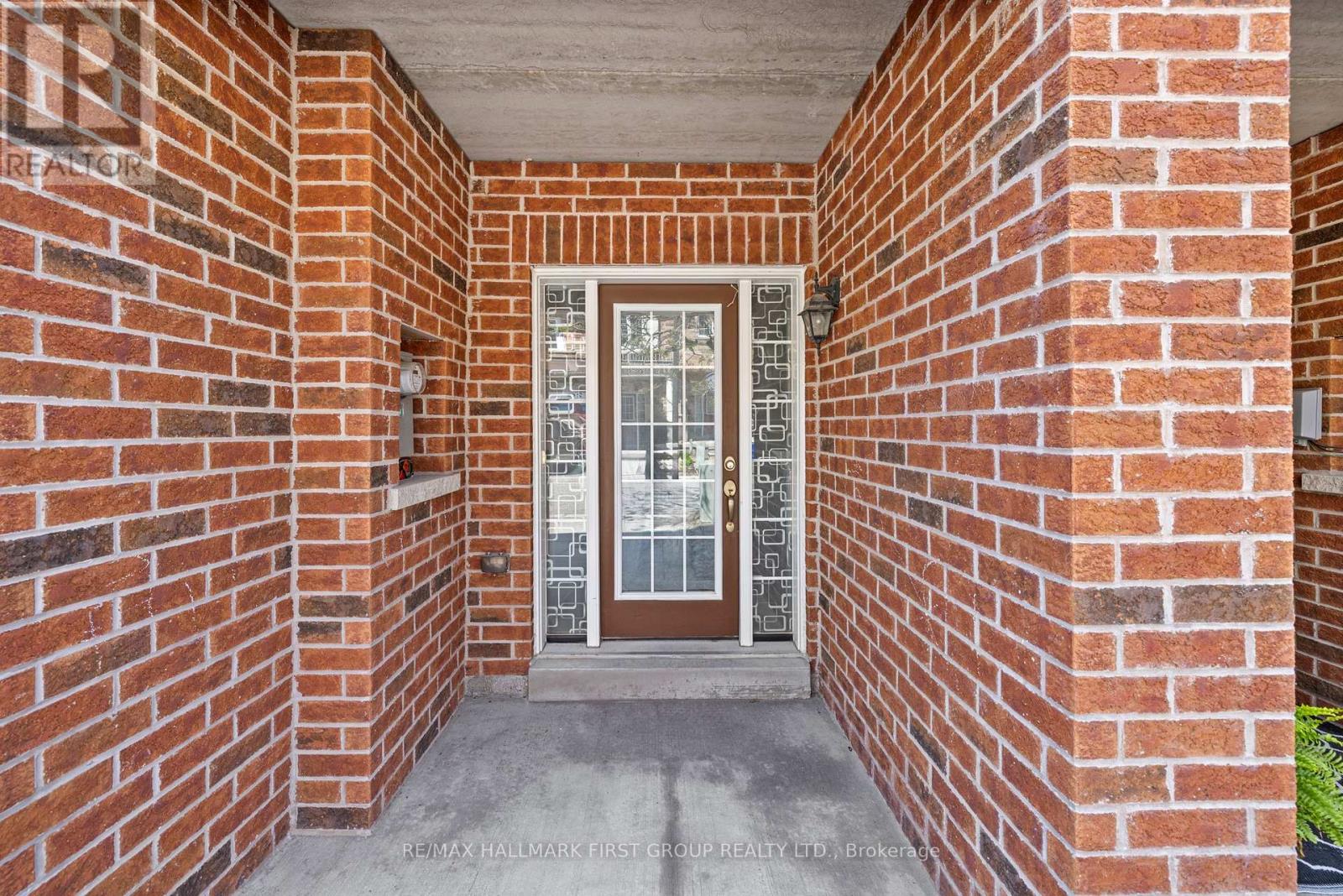 17 Edison Way, Whitby, Ontario  L1R 0J9 - Photo 3 - E13232648