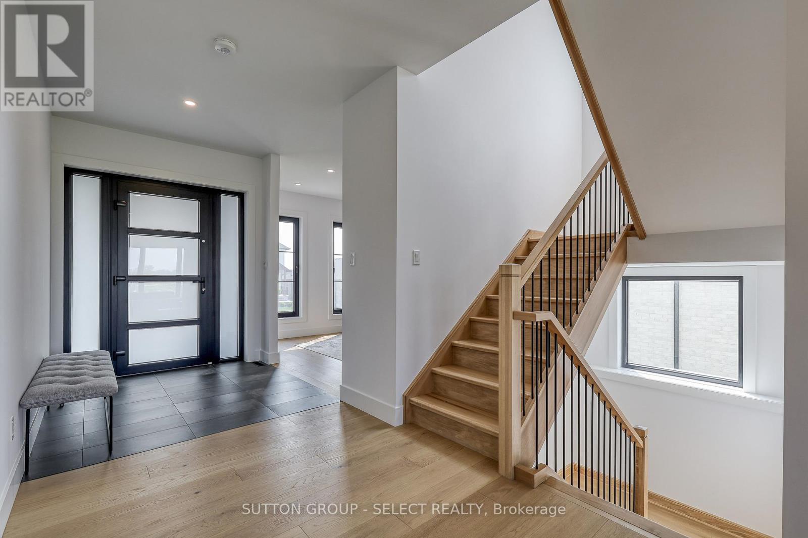 61 Crestview Drive, Middlesex Centre, Ontario  N0L 1R0 - Photo 3 - X13232768