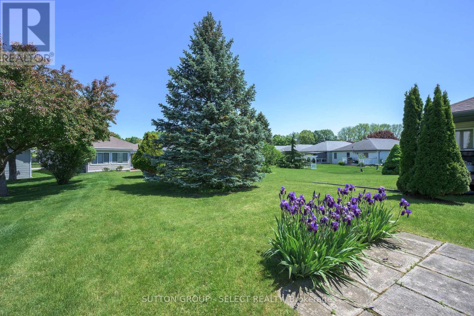 64 Wilson Avenue, Tillsonburg, Ontario  N4G 5V5 - Photo 3 - X13232954