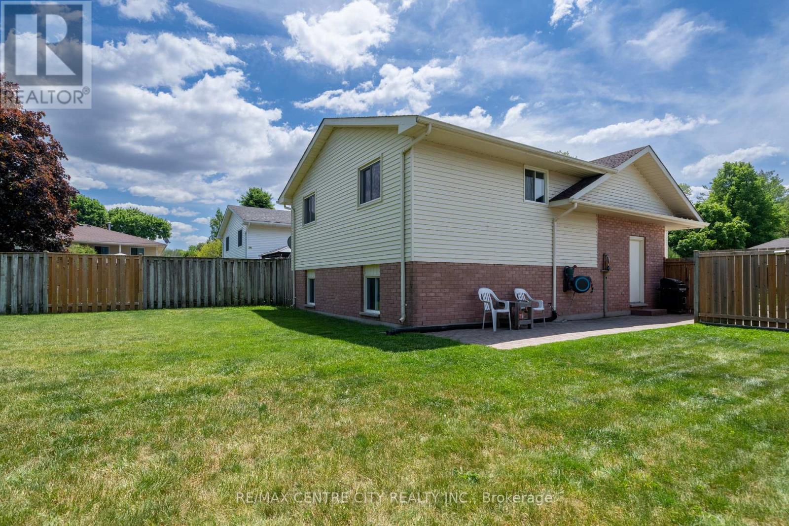 25 Pearson Avenue, Strathroy-Caradoc, Ontario  N7G 3Y1 - Photo 7 - X13233092