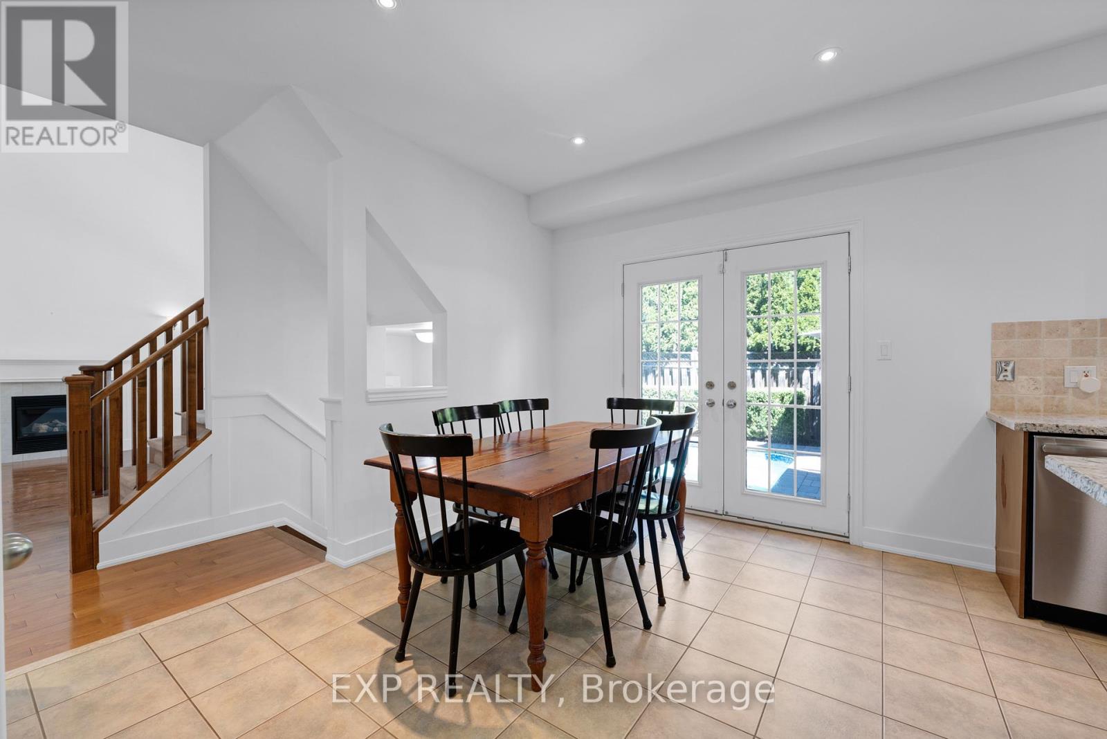 16 Haverhill Terrace, Aurora, Ontario  L4G 7R7 - Photo 11 - N13232526