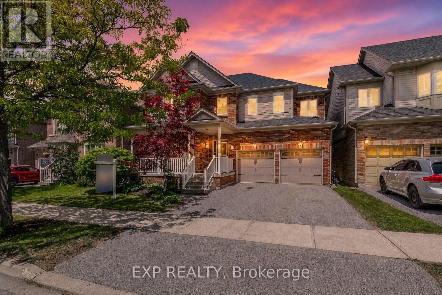 16 Haverhill Terrace, Aurora, Ontario  L4G 7R7 - Photo 2 - N13232526