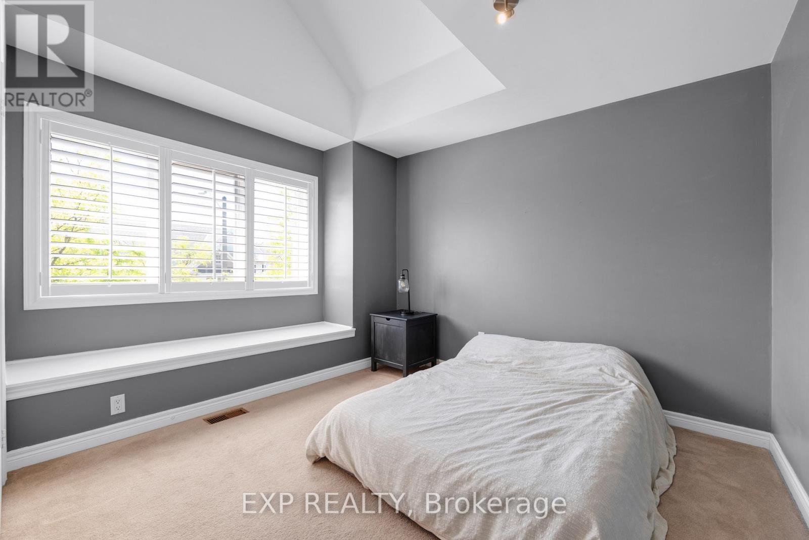 16 Haverhill Terrace, Aurora, Ontario  L4G 7R7 - Photo 32 - N13232526