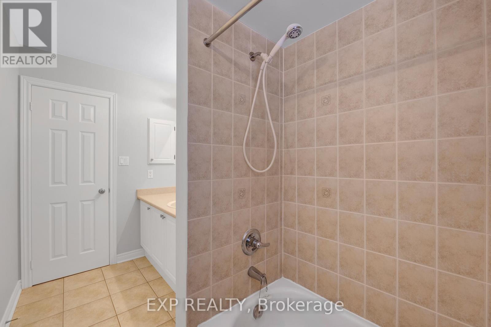 16 Haverhill Terrace, Aurora, Ontario  L4G 7R7 - Photo 35 - N13232526