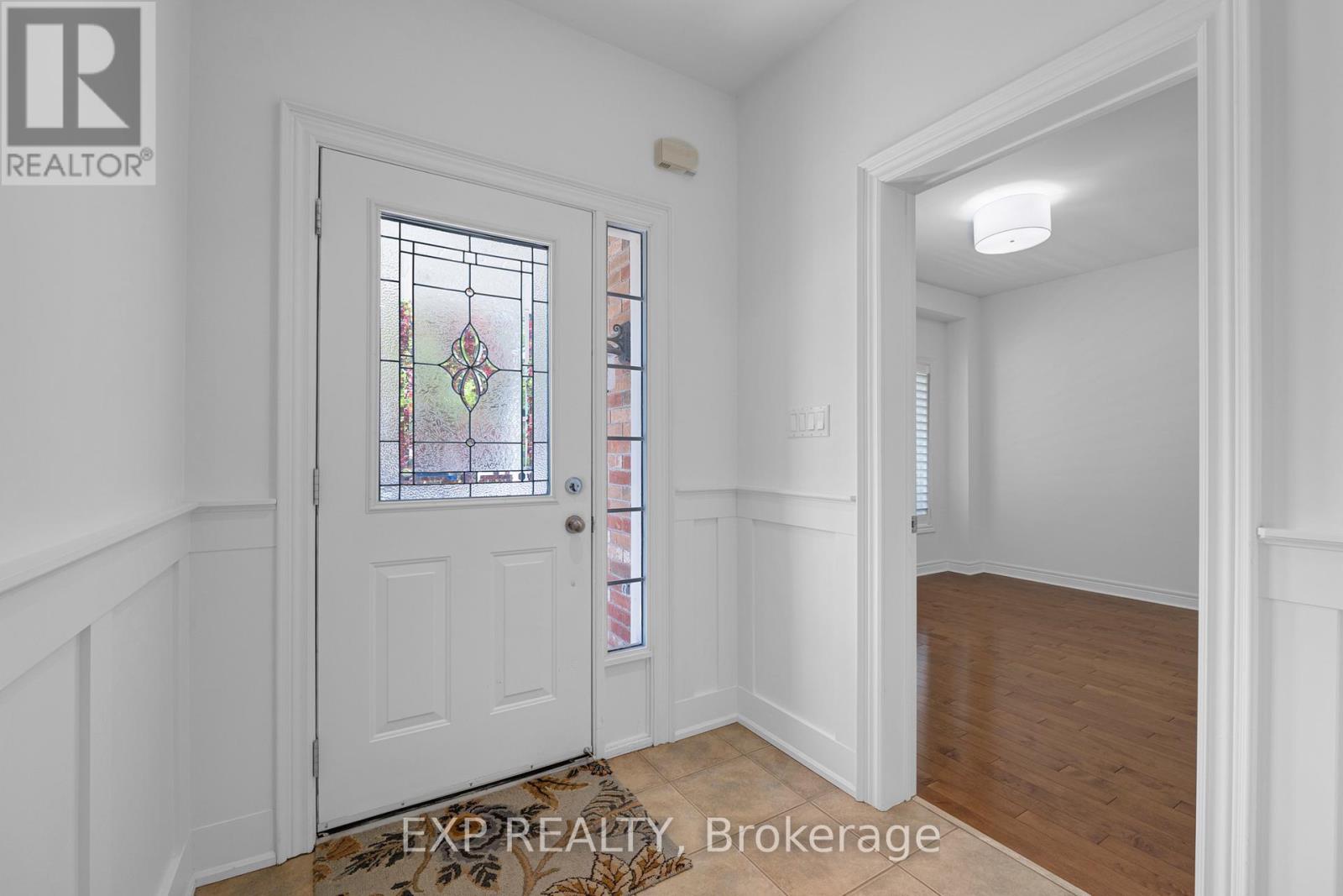 16 Haverhill Terrace, Aurora, Ontario  L4G 7R7 - Photo 4 - N13232526