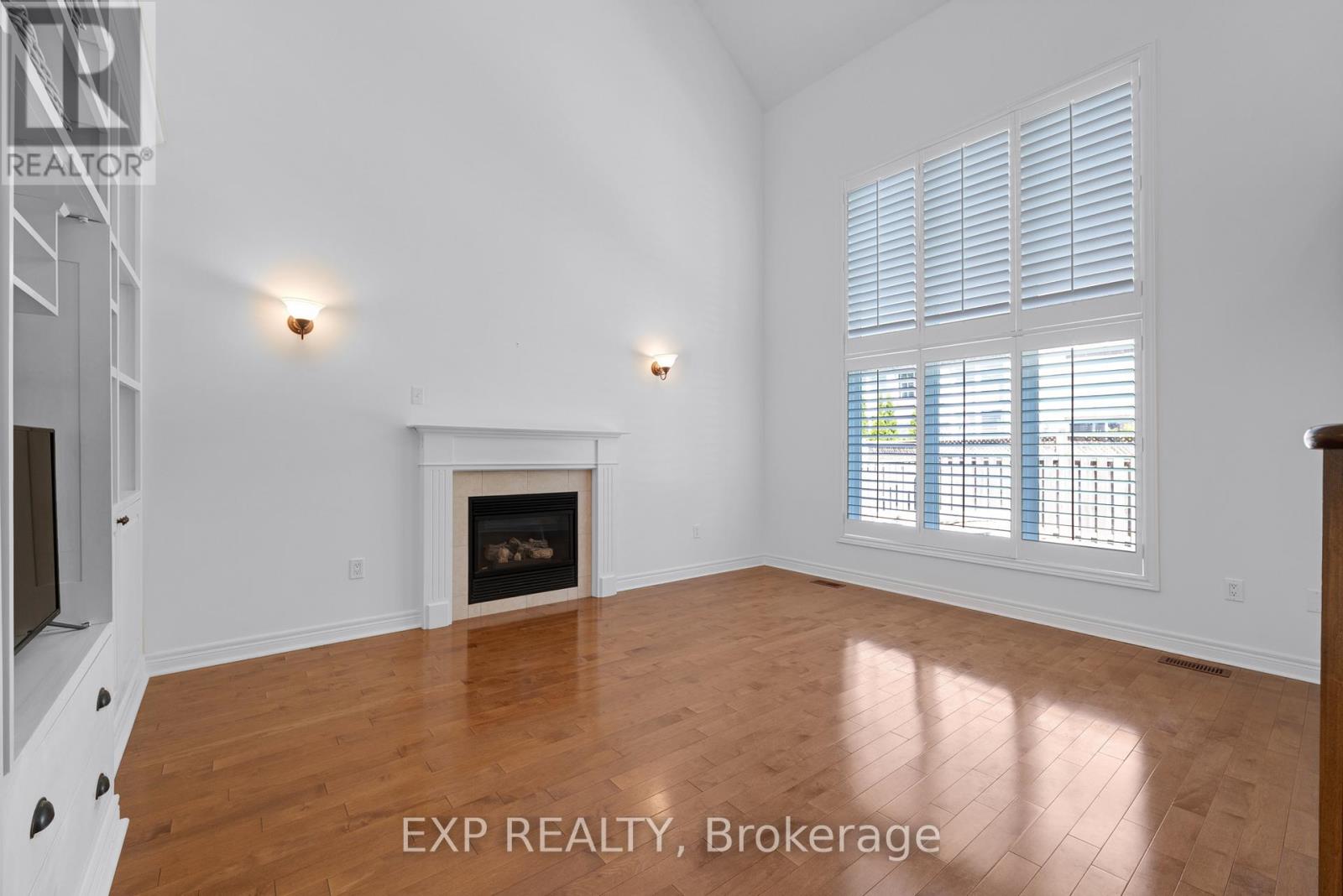 16 Haverhill Terrace, Aurora, Ontario  L4G 7R7 - Photo 7 - N13232526