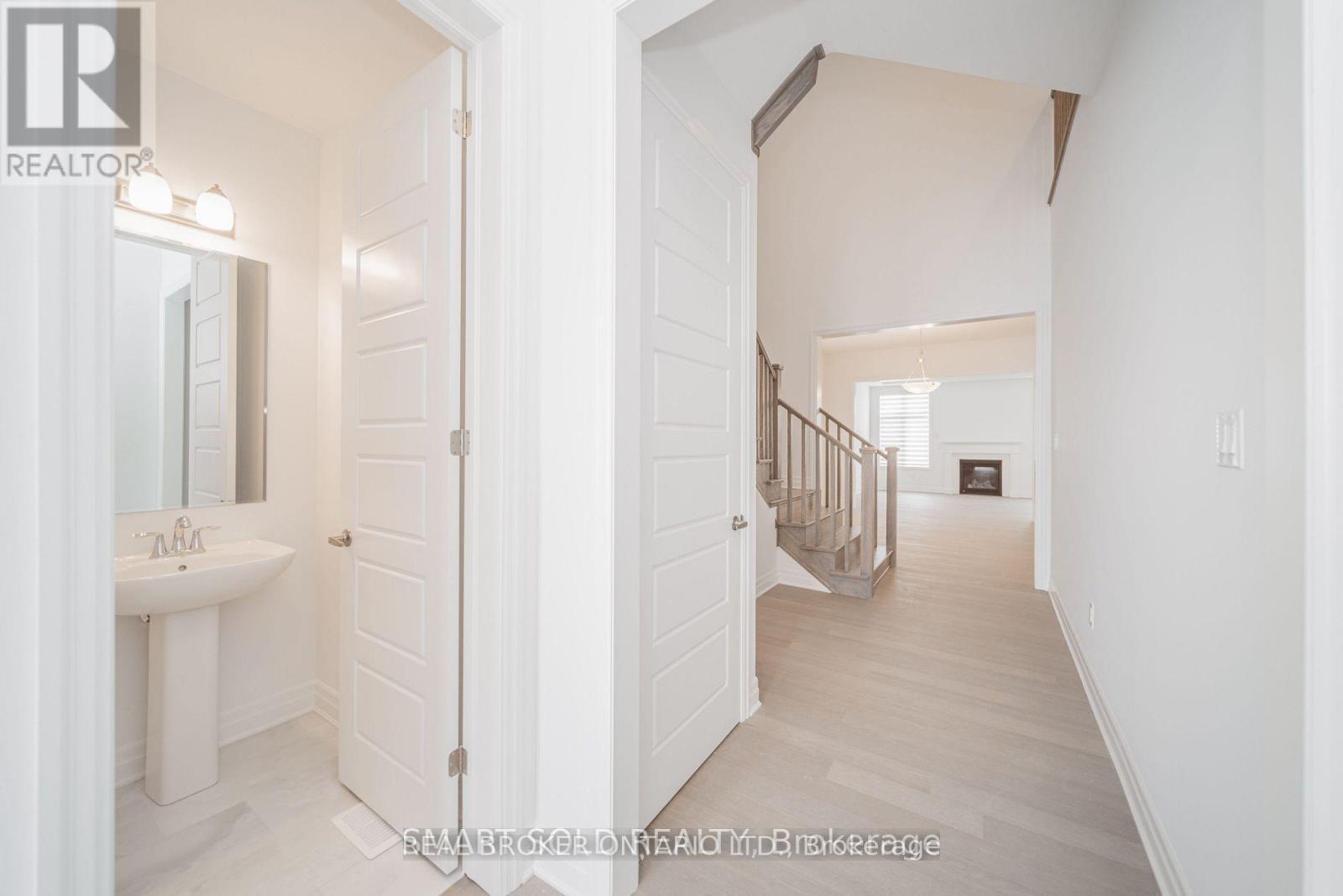 6 Azure Drive, Markham, Ontario  L6C 3M5 - Photo 9 - N13232560