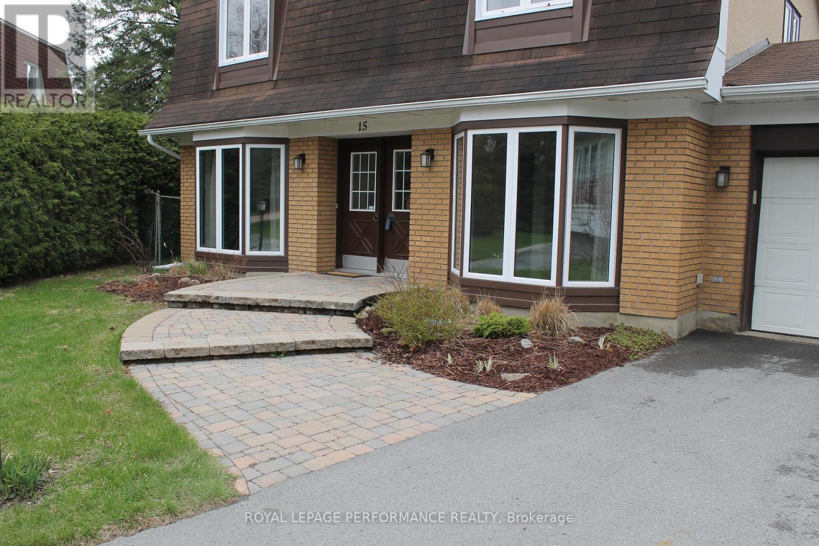 15 Hallowell Court, Ottawa, Ontario  K2H 8N4 - Photo 2 - X13232724