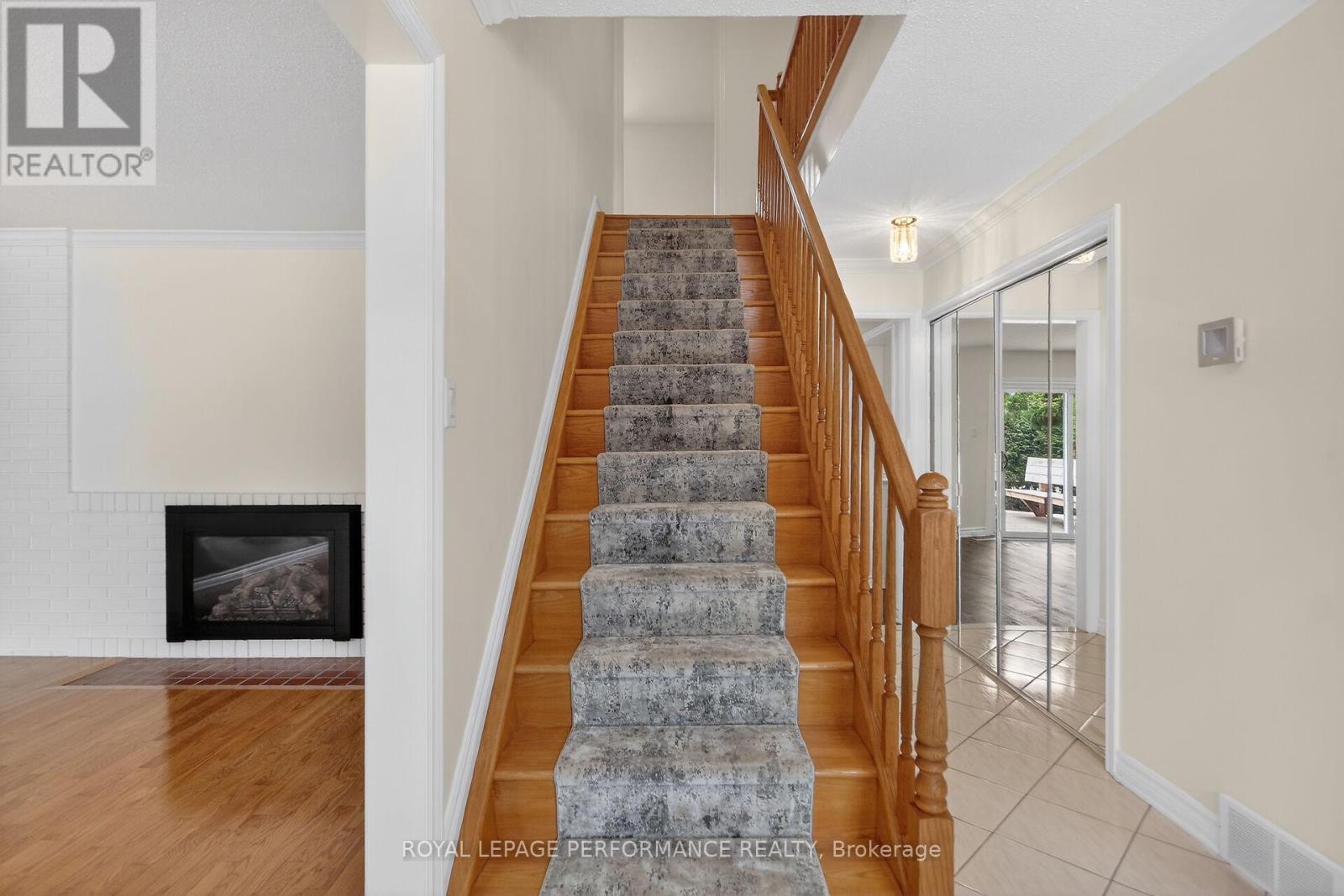 15 Hallowell Court, Ottawa, Ontario  K2H 8N4 - Photo 3 - X13232724
