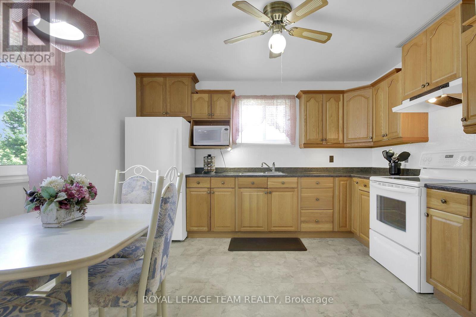 929 Munro Drive, Mcnab/braeside, Ontario  K7S 3G8 - Photo 16 - X13232878