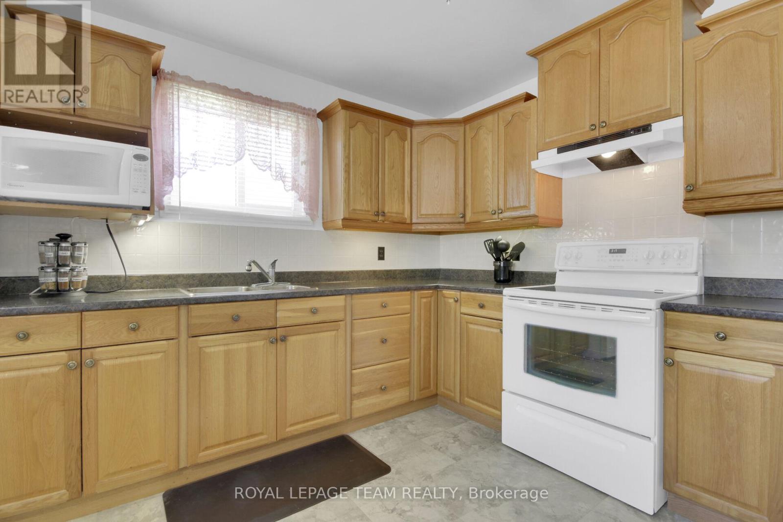 929 Munro Drive, Mcnab/braeside, Ontario  K7S 3G8 - Photo 17 - X13232878