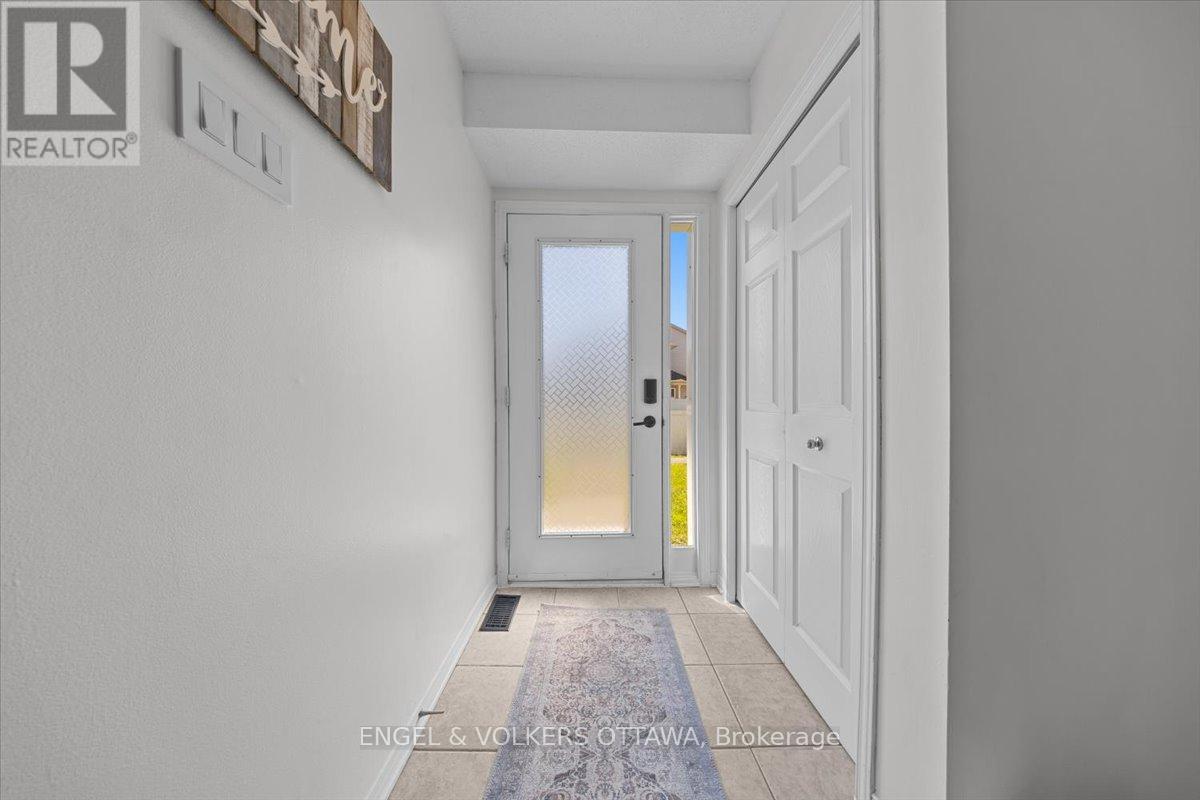 241 Monterey Drive, Ottawa, Ontario  K2H 7B1 - Photo 3 - X13232912
