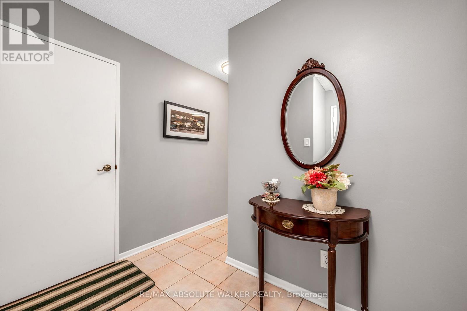 1604 - 158c Mcarthur Avenue, Ottawa, Ontario  K1L 8E7 - Photo 4 - X13233158