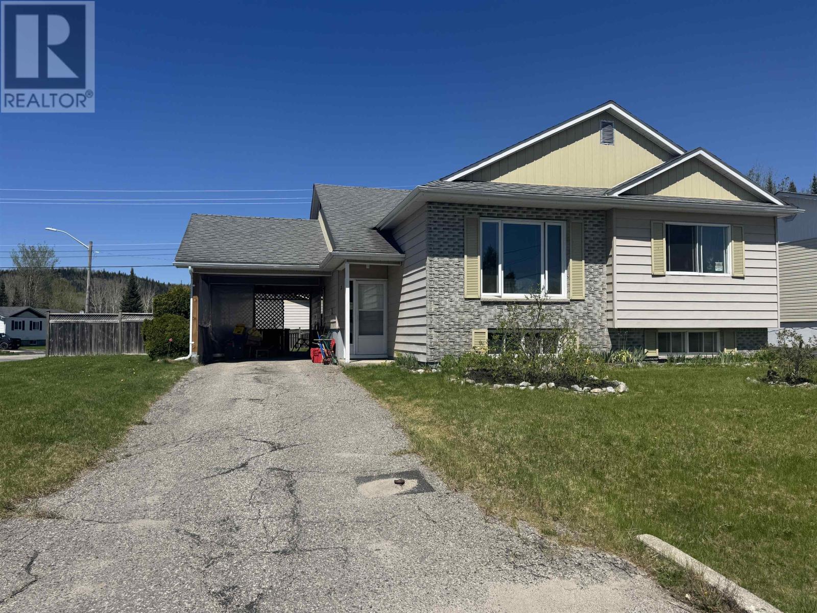 1 Wendego Street, Manitouwadge, Ontario  P0T 2C0 - Photo 1 - TB2601335