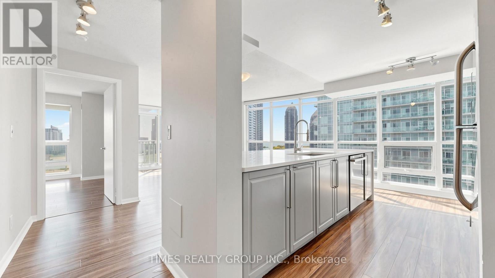 1407 - 185 Legion Road N, Toronto, Ontario  M8Y 0A1 - Photo 10 - W13232552