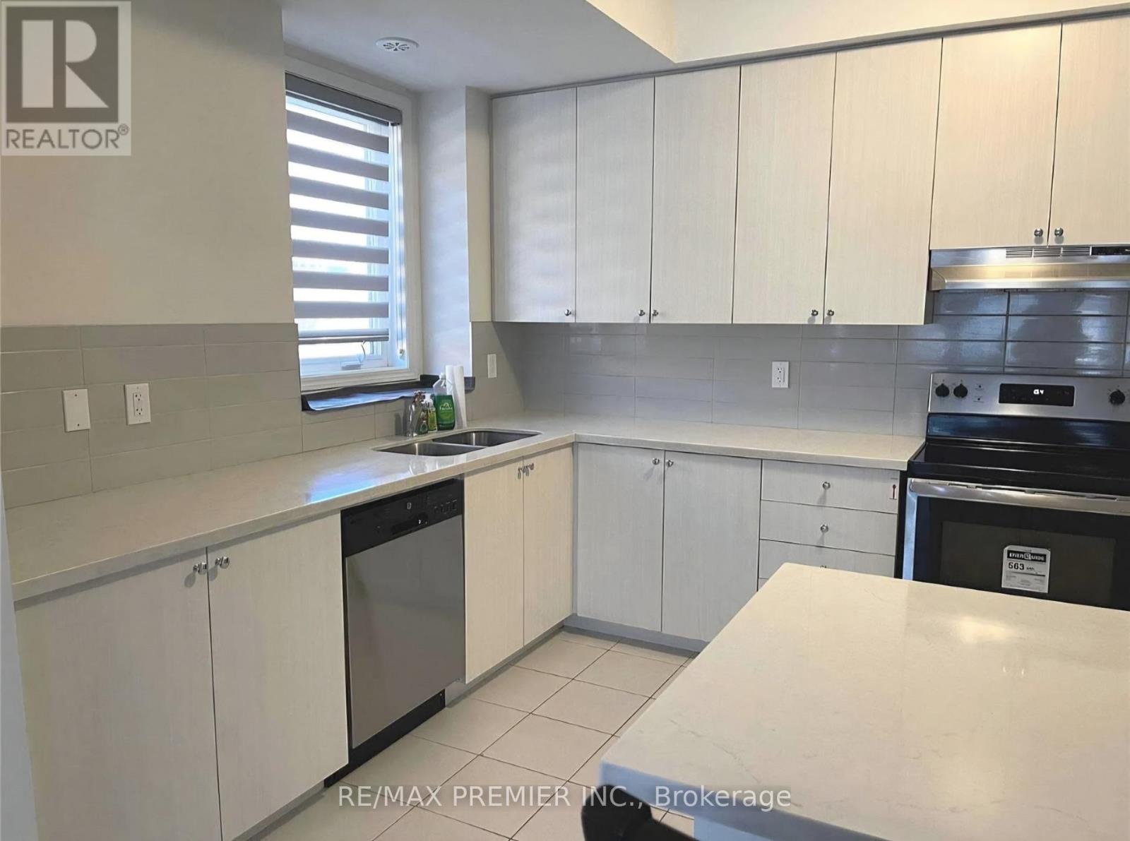 1 - 2255 Mcnab Lane, Mississauga, Ontario  L5J 0B3 - Photo 10 - W13232576