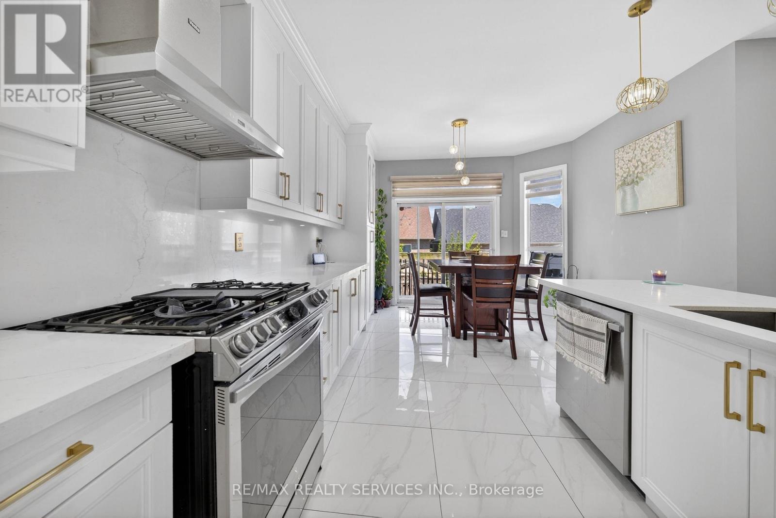 98 Saffron Crescent, Brampton, Ontario  L6S 6H8 - Photo 17 - W13232582