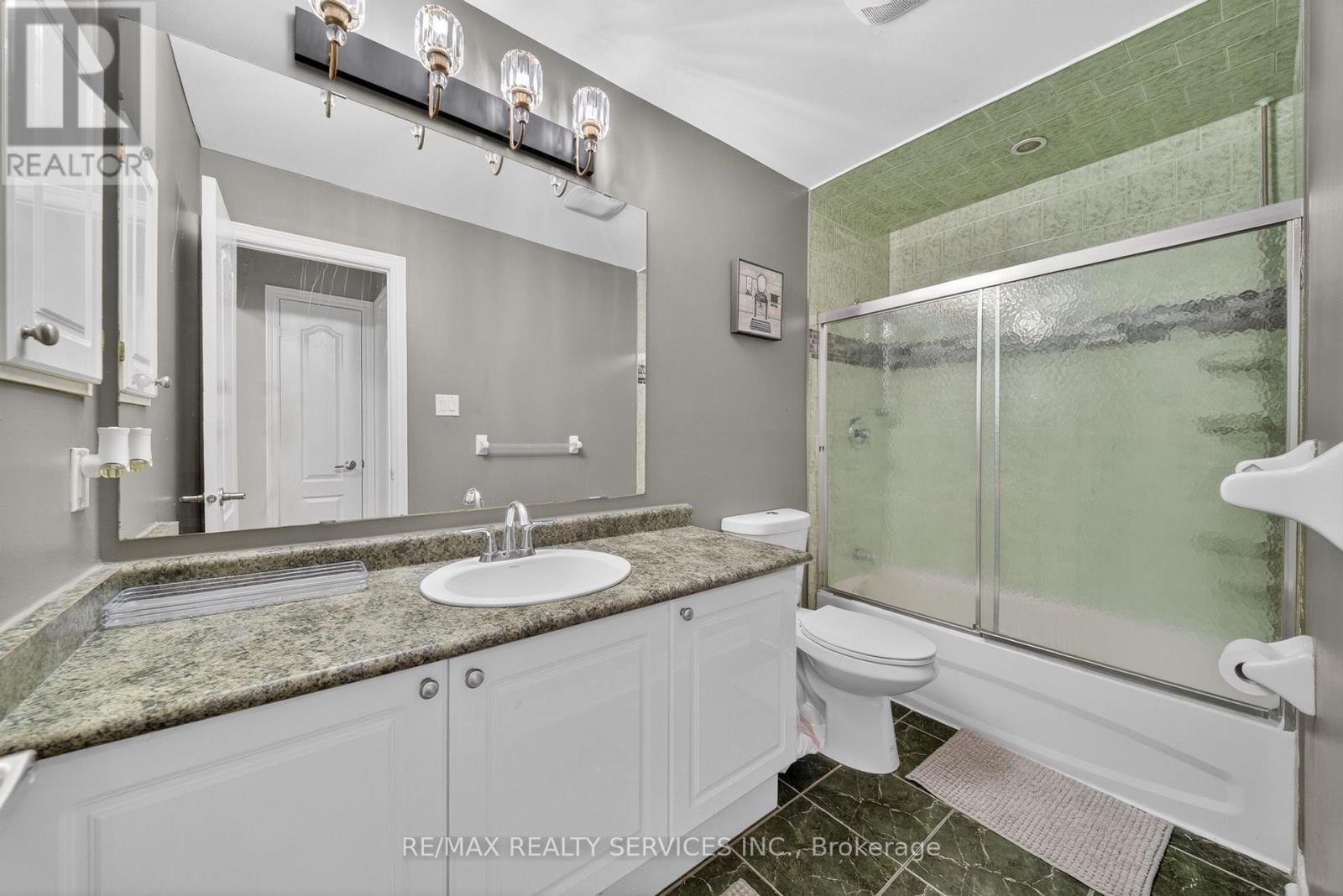 98 Saffron Crescent, Brampton, Ontario  L6S 6H8 - Photo 31 - W13232582
